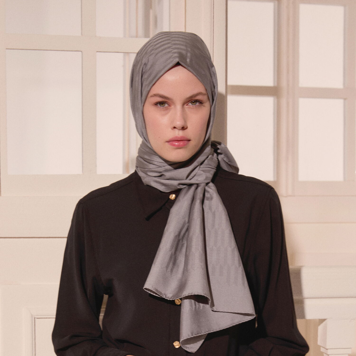 Grey Drop Pattern Jacquard Wool Silk Scarf - 1
