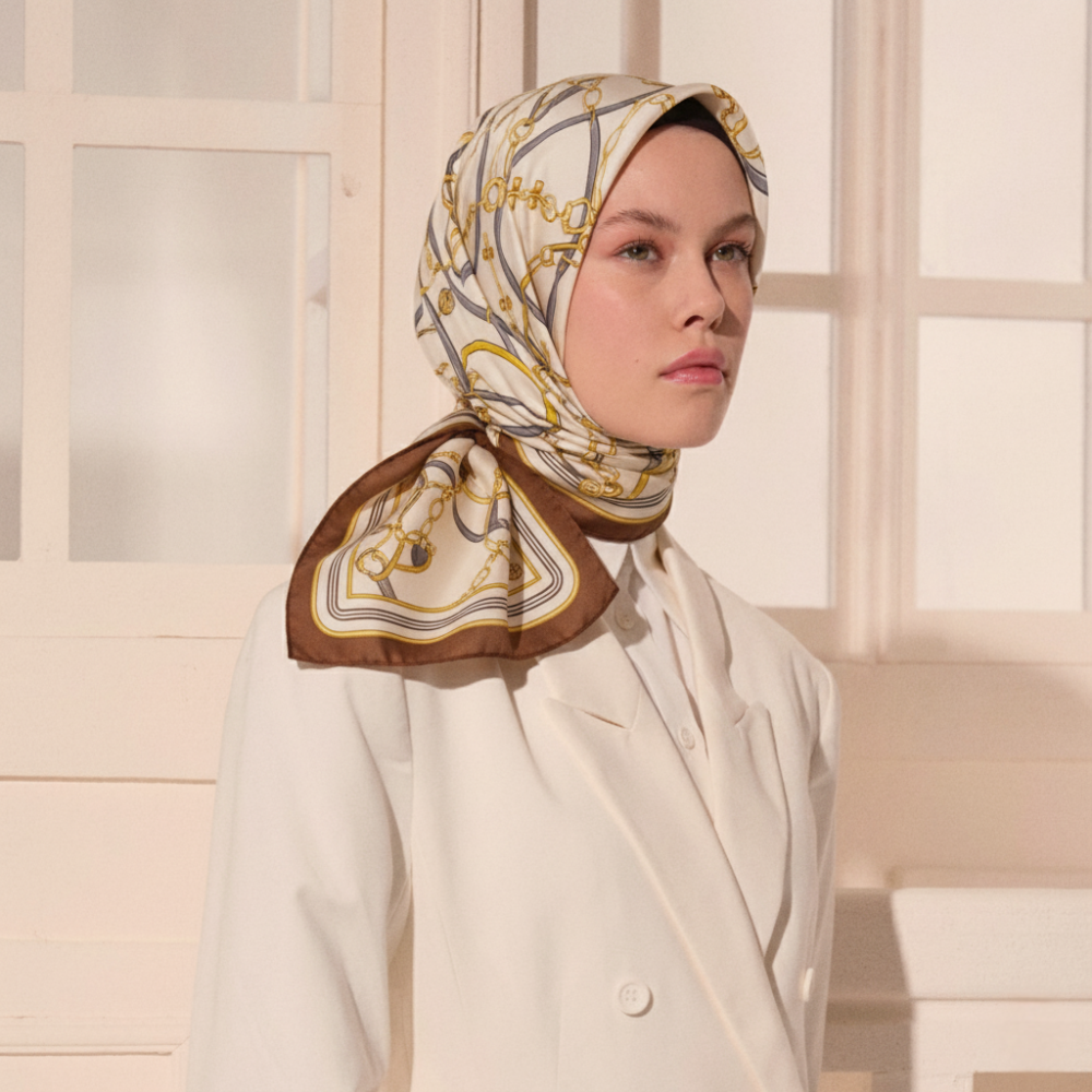Krem Monogram ve Zincir Desenli Twill İpek Eşarp - 3
