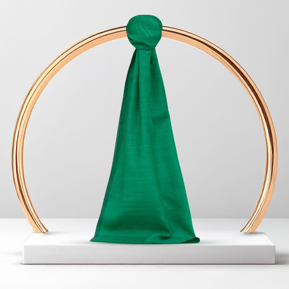 Sciarpa in cotone e seta jacquard con motivo monogramma verde smeraldo a V - Vismara