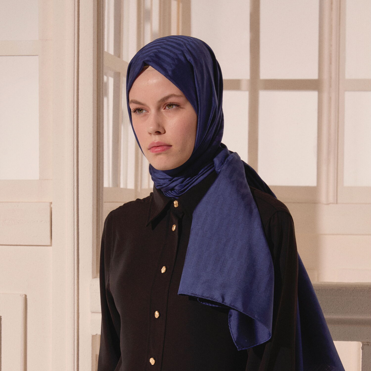 Sciarpa in lana e seta jacquard con motivo a goccia blu navy - 4