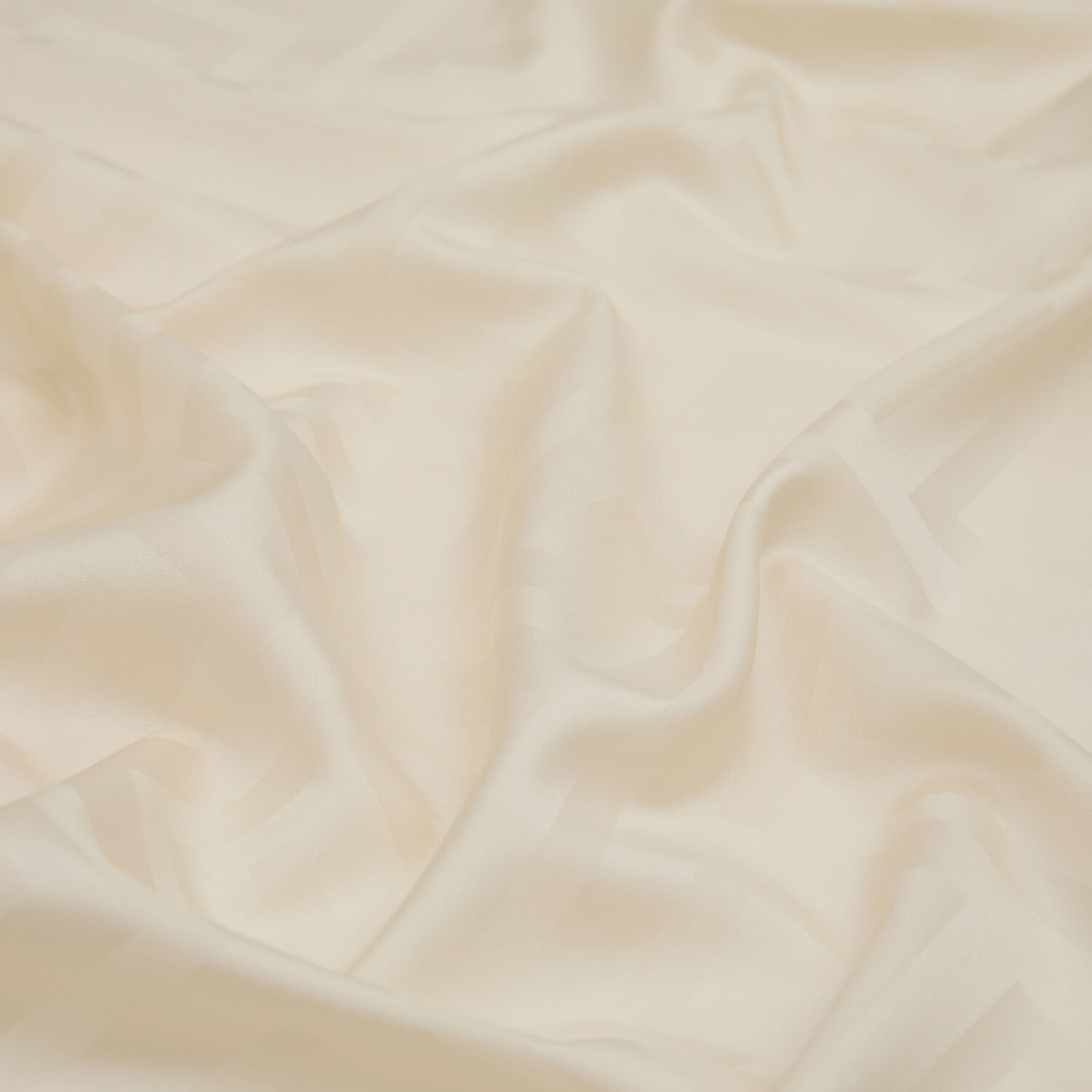 Sciarpa in lana e seta jacquard con motivo G color crema - 3