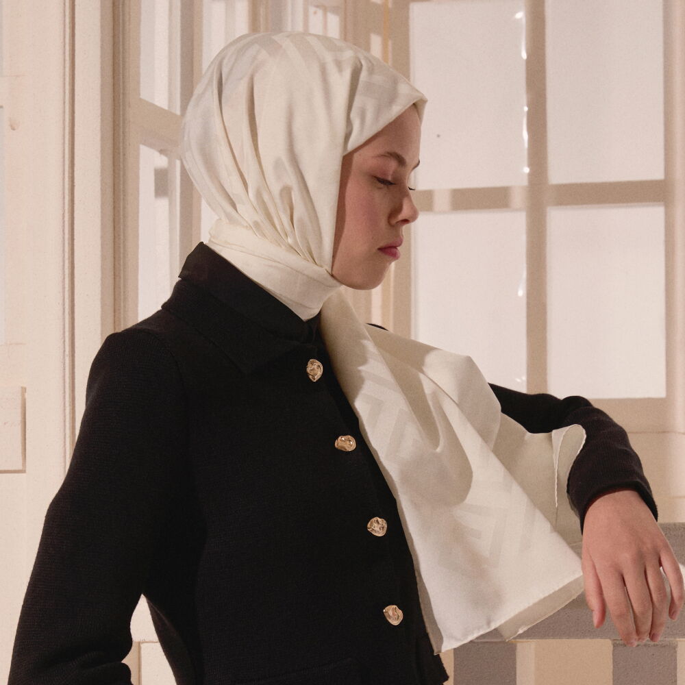 White G Pattern Jacquard Wool Silk Scarf - Vismara
